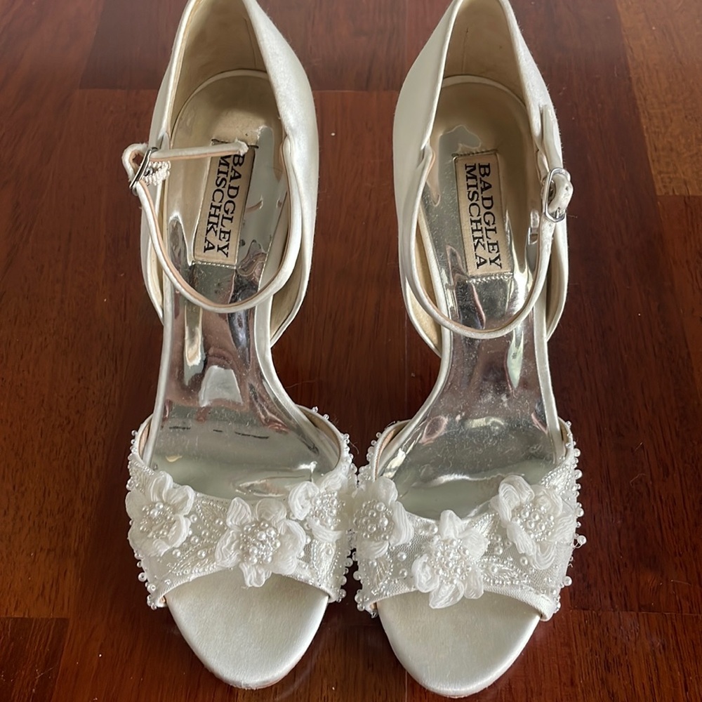 Badgley Mischka Carter Beaded Pump